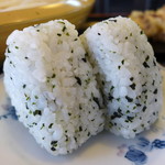 めんこ屋 - わかめおむすび２個。