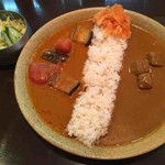 ダブルセット(ビーフ、なすとトマトのカレー)