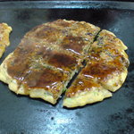 Fujii Okonomiyaki Ten - おねえさんがやいてくれる