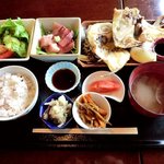 OKURA - OKURA ＠西葛西 ワラサとマグロのお刺身と真鯛のカマ焼き御膳 ８８０円