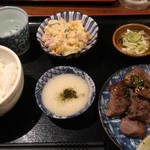 Gyuutantaishusakababekotan - 熟成牛タン定食(1160円)