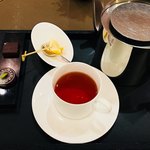 ブルガリ イル・カフェ - チョコレートジェムズ2種と紅茶