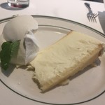 Wolfgang's Steakhouse by Wolfgang Zwiener - 濃厚すぎるチーズケーキ❣️けどチーズ感たっぷり(*´꒳`*)