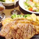 スコール - サーロインステーキ食べ放題