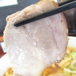 ラーメン ふくや - 醤油ラーメン５００円のチャーシューのアップ【２０１８年８月】