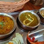 インド食堂 ふたば - ３種を選択するカレー