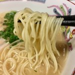 長浜ラーメン 博多屋 - こってりラーメン  麺リフト