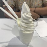 コストコ - 2018/08 北海道産ソフトクリーム 200円。北海道産ソフトクリームは、大きくて、コストパフォーマンスもいいのだ。