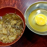 ラーメン富士丸 - アブラと生卵