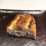 オルグイユ - バゲット　香ばしく焼かれて美味しかってですよ