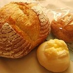 アンリエット - カンパーニュ・クルミマロン・ハイジのチーズ