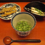 くずし懐石 縁 - うすい豆、あぶらめ新子揚げ、稚鮎。