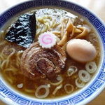 いぶし銀 - 店主の人生を変えた一杯。　煮干しラーメン“ジャパン”＋燻製味玉