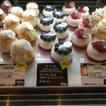 レ・グーテ - フレッシュなフルーツや軽やかなムースが揃う、夏らしいショーケース（その1）