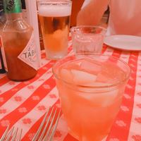 グランド・セントラル・オイスターバー&レストラン 品川店 - 白桃とライチのサングリア(グラスに入ってるのは缶詰の白桃)