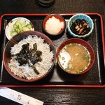 大森 茶々 - しらすめし1000円