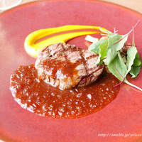 DINING & BAR TABLE 9 TOKYO - 牛フィレ肉の網焼き　西洋わさび香るオニオンソースで