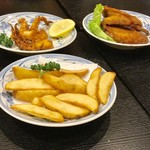 淡路 - ゲソのから揚げ、フライドポテト、手羽先から揚げ