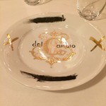 DEL CAMBIO - サービスプレートがかなり凝ってます　テンション上がります！