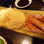 金町製麺 - ハムカツとソーセージ