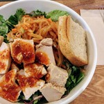 ウィズ グリーン - よだれ鶏と三色ナムルのピリ辛サラダ　ボリューミー　ピリ辛で満足でした