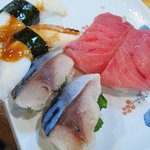 春駒　支店 - さば　一皿　２００円　げそ　一皿　１００円　トロ　一皿　３００円