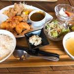 うみねこ食堂 - うみねこ定食。1100円
      欲張りな方にオススメ。