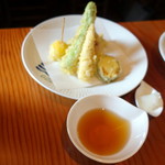 蕎麦切り 旗幟 - 夏野菜の天ぷら770円