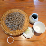 蕎麦切り 旗幟 - 田舎蕎麦800円