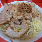 ラーメン二郎 - にんにく粒が荒いでしょ