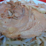 ラーメン二郎 - 小さいほうの豚