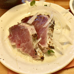 魚市場 小松 - カツオの塩たたき（取り分け後）