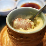 すし物語季の風 - 茶碗蒸しの中には梅干し