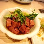 津田沼 焼肉寿司 - 牛レバ塩ユッケ