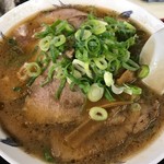 谷やんラーメン - 特製チャーシューメン 900円。ボリューム感も抜群の一杯です。