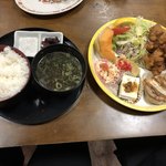 お食事処 駅前飯店げんぞう - 