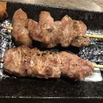 Kushiyaki Isshin - かしらとはらみ　各々200円