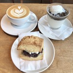 SLOPE - ほうじ茶パンナコッタ 420円(税込)
      スコーンサンド 380円(税込)
      カフェラテ 420円(税込)