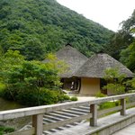 茅乃舎 - 楽舎と茅乃舎の外観＠2011/8