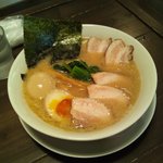 ラーメン オギカワ - 豚骨醤油ちゃーしゅーめん