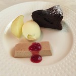 ボンザミ - ガトーショコラもフランボワーズのムースも見た目以上に美味しかった