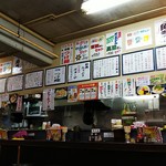 ハッスルラーメン ホンマ - 店内風景