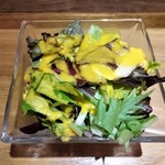 自然派中華 クイジン - ランチ共通　春人参と新玉ねぎドレッシングのサラダ