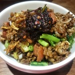 自然派中華 クイジン - 鴨のスモークと春菊の黒チャーハン