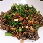 自然派中華 クイジン - 鴨のスモークと春菊の黒チャーハン