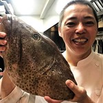 中国菜 火ノ鳥 - ３０Kg弱のチャイロマルハタの半身　※オーナー井上さんのＦＢよ