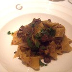 リストランテ G - 十勝産ヒグマの赤ワイン煮込みソースのパッパルデッレ
