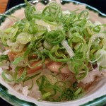 中華蕎麦 春馬 - 俺流チャーシュー丼でーす☺️