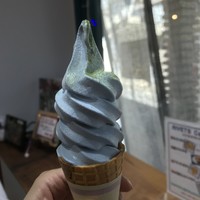 岡山県 児島ジーンズストリートの青いソフトクリーム Rivets リベッツ By コイチ リベッツ Rivets 児島 カフェ 食べログ