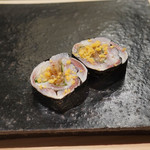 鮨 なんば - いわしまき、海老のそぼろをかけて